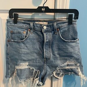 Levi’s rib cage shorts